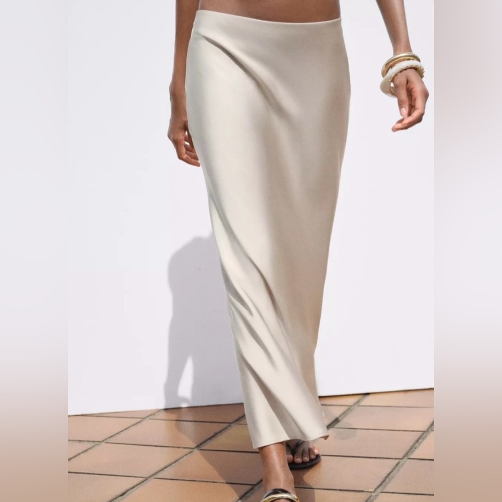 Zara Revolve Anthropologie Women’s Midi Satin Slip Skirt Cream Medium M